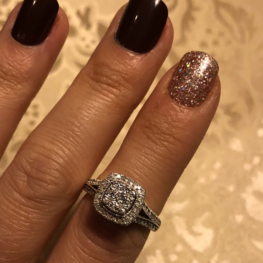 🎈🎈 SOLD ON M 🎈🎈